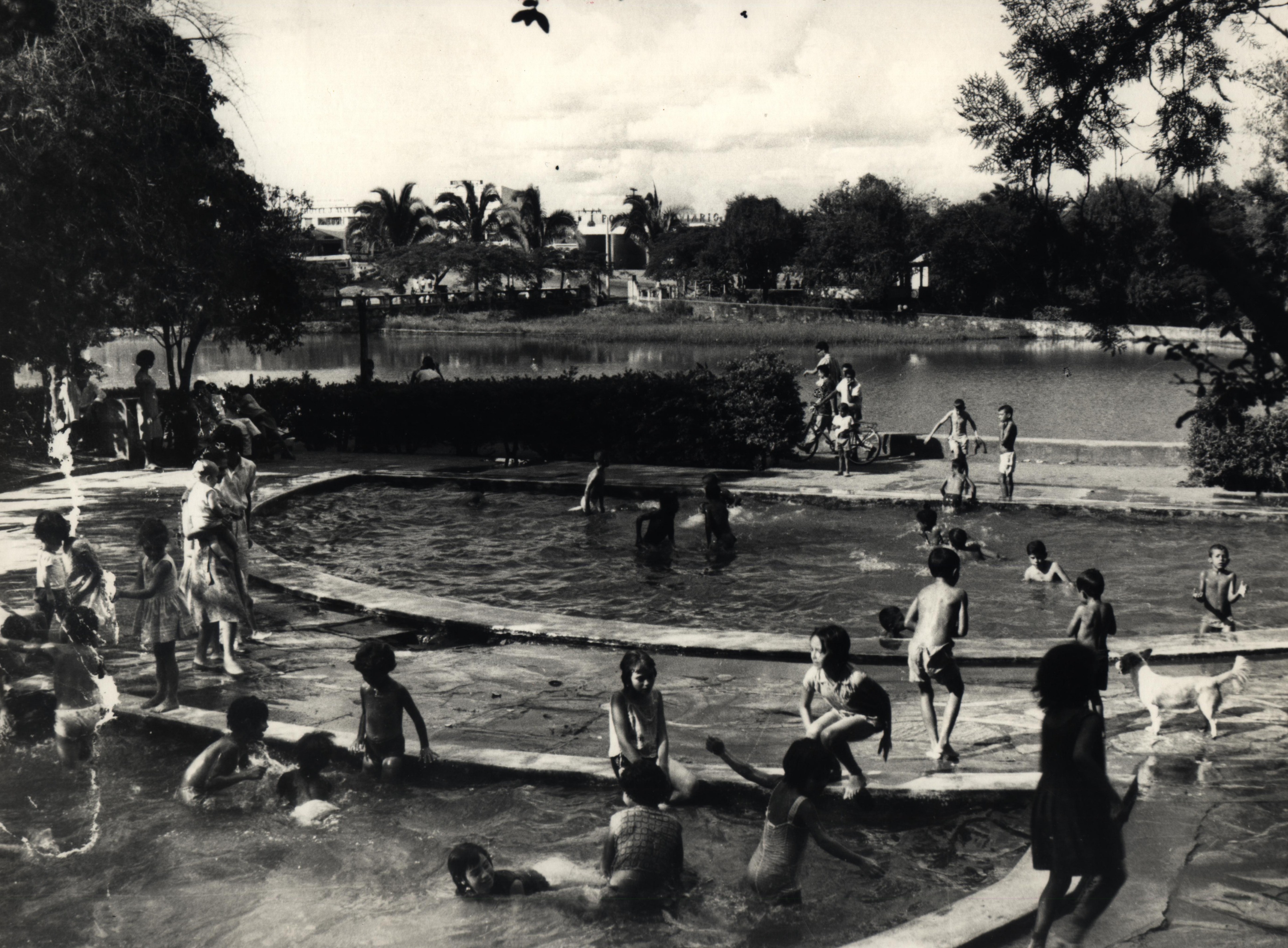 LAGO DAS ROSAS  Década de 40 (Arquivo cedido pela prefeitura de Goiânia).jpg