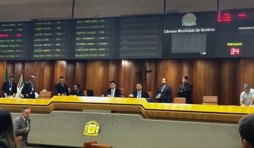 Aprovada em primeira votação a recriação de cargos para convocar 32 aprovados do concurso de 2006