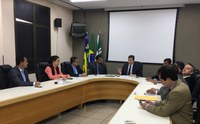 Comissão se reúne e decide convocar prefeito para prestar contas