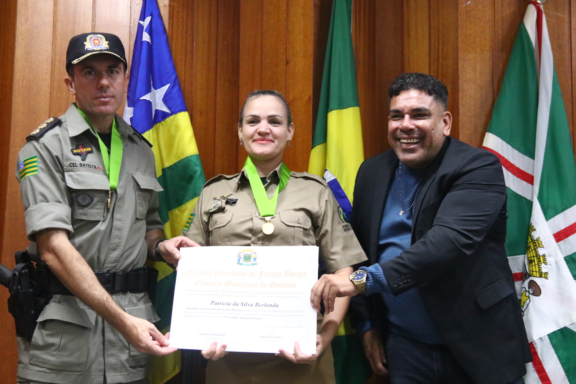 Anderson Sales entrega Medalha Venerando de Freitas Borges