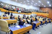 Câmara de Goiânia realiza sessão presencial para votar pedido de autorização de compra de vacinas