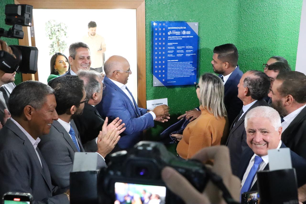 Com presença de vereadores, de autoridades e de servidores, Romário Policarpo inaugura novas instalações da TV Câmara Goiânia e do Auditório Jaime Câmara