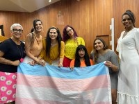 Em sessão de homenagens, Sabrina Garcez se compromete a trabalhar pela visibilidade trans em Goiânia 