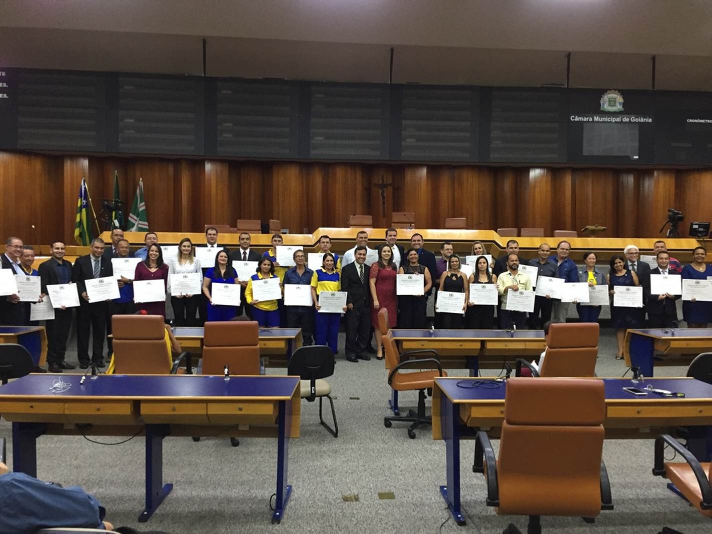 Empregados dos Correios recebem homenagem na Câmara de Vereadores