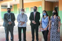 Isaías Ribeiro e  Secretário Municipal de Educação, Wellington Bessa, visitam escola em Goiânia