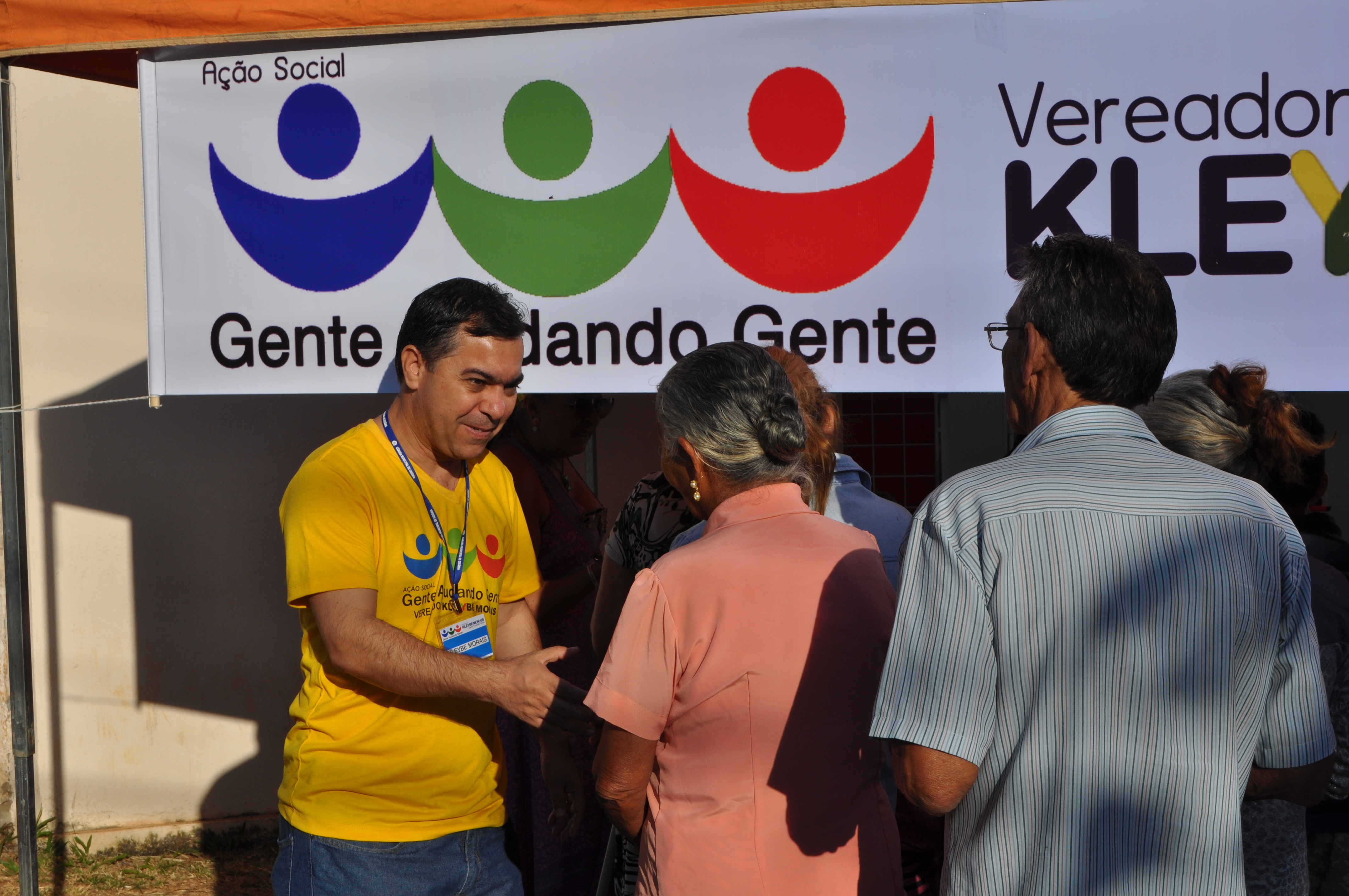 Kleybe Morais promove ação social no Bairro Goiá