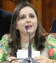 Leia Klébia apresenta projeto que garante direito à amamentação em público