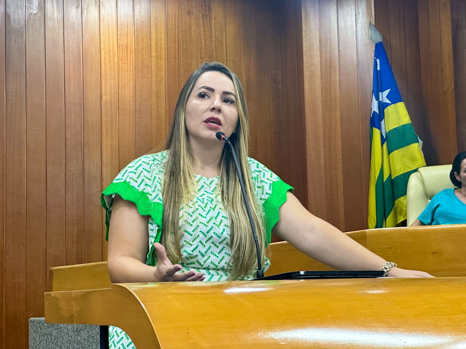 Léia Klebia sugere criação da “Patrulha Escola Segura” e diagnóstico da segurança nas escolas 