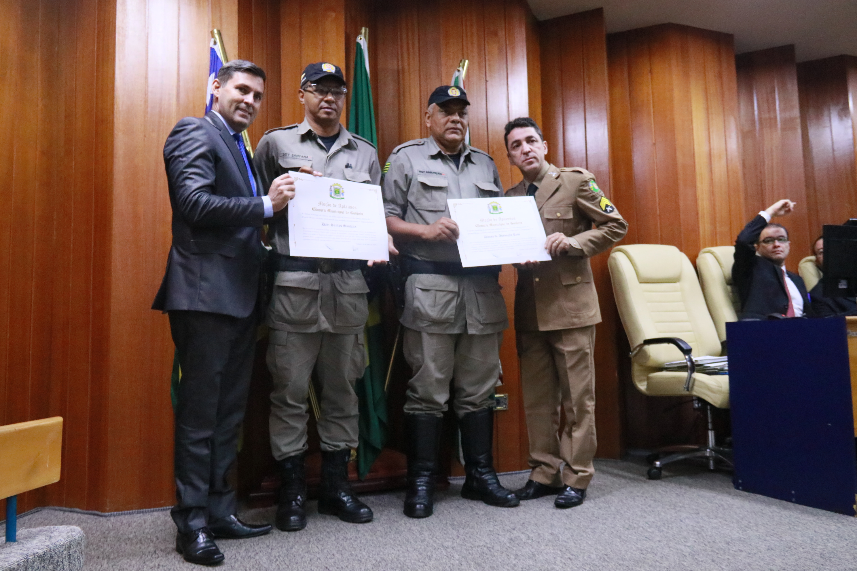 Moção de Aplausos é oferecida a policiais militares 