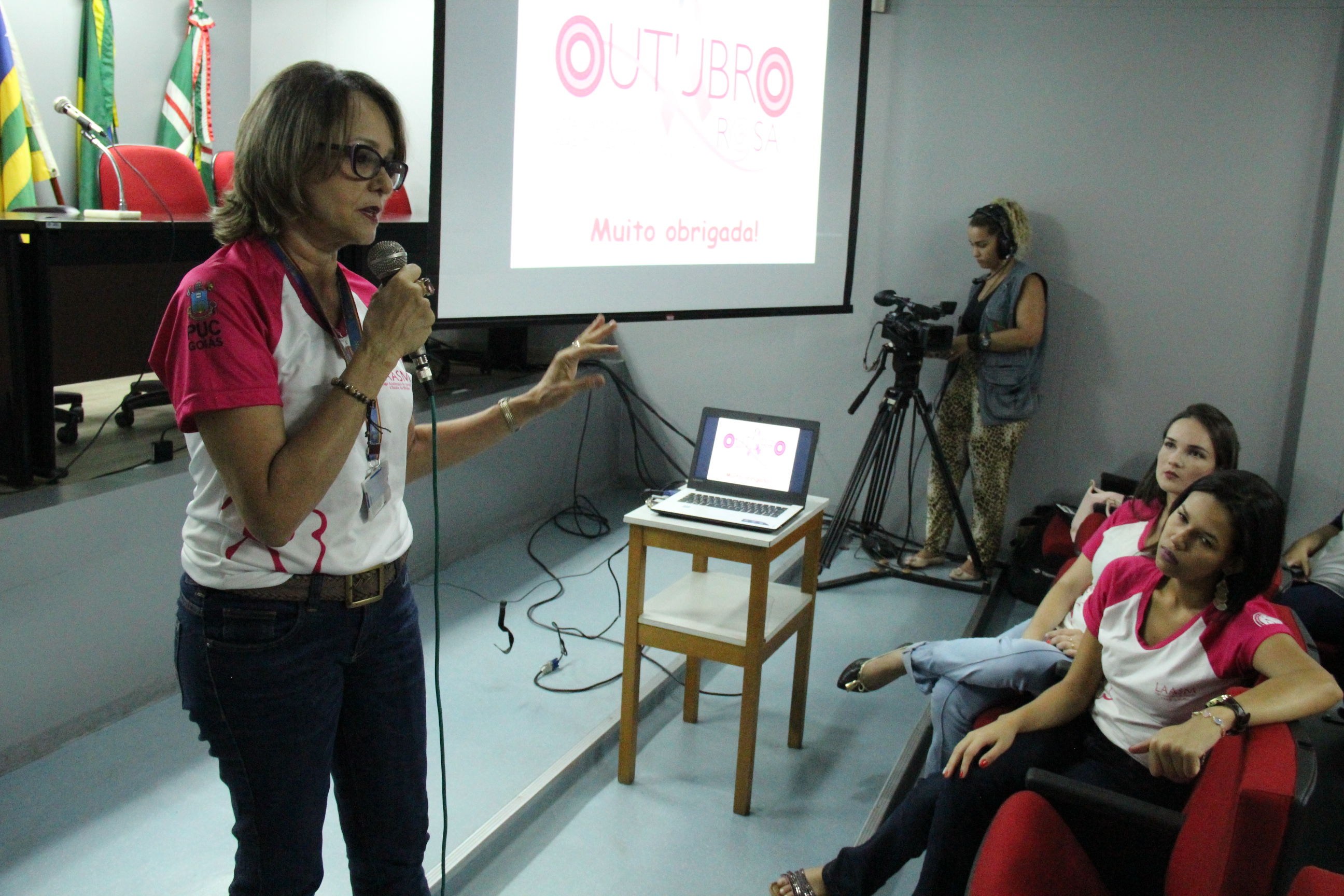 Palestra sobre câncer de mama aborda a necessidade de diagnóstico precoce para a eficácia do tratamento