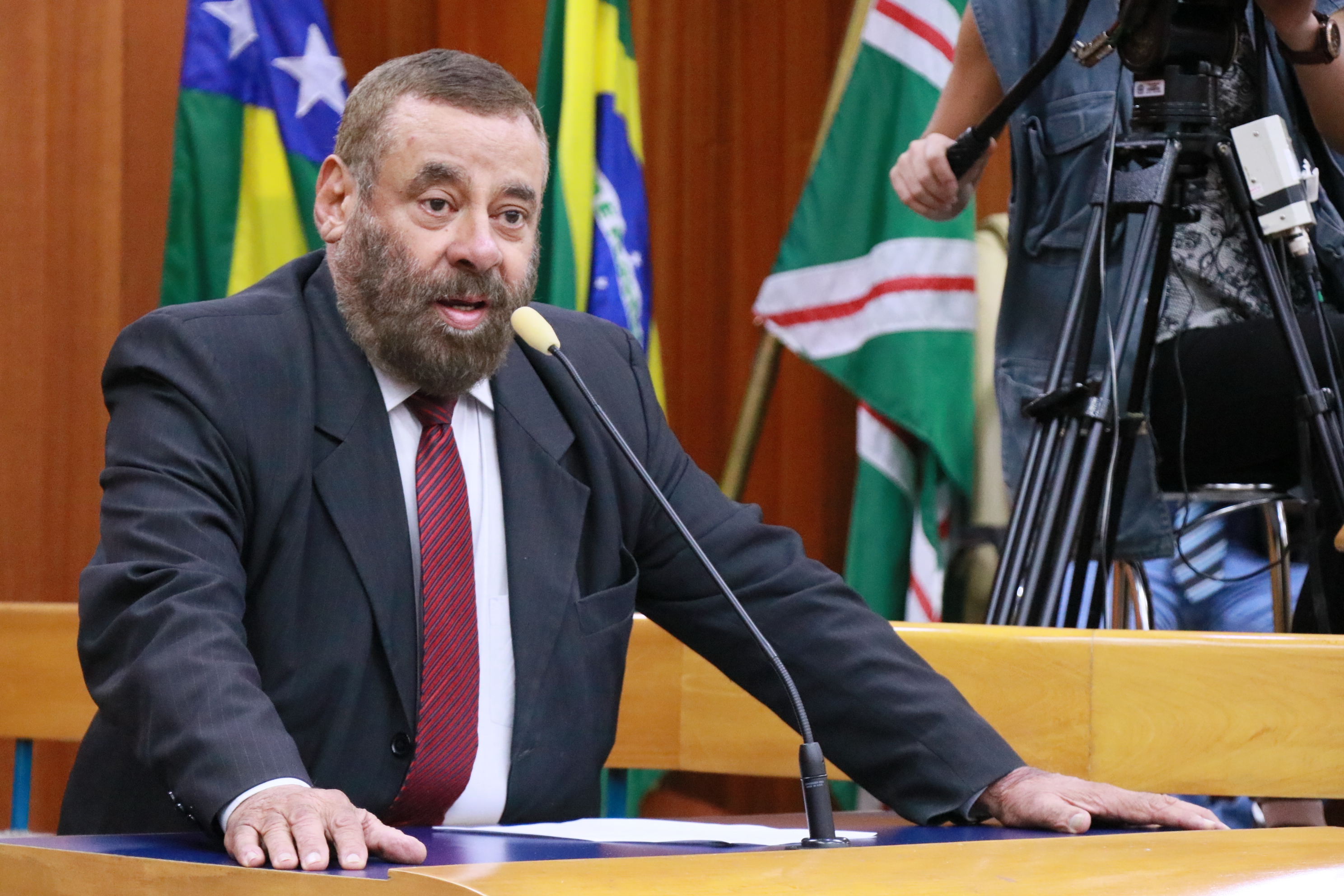 Paulo Magalhães pede à AMMA roçagem e limpeza das pistas do Jardim Botânico