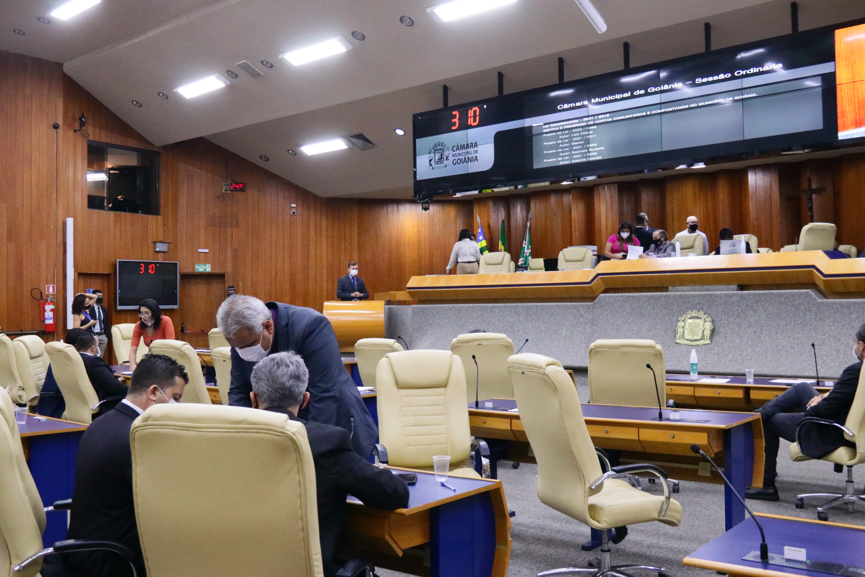 Plenário aprova em segunda votação mudança na estrutura de gabinetes