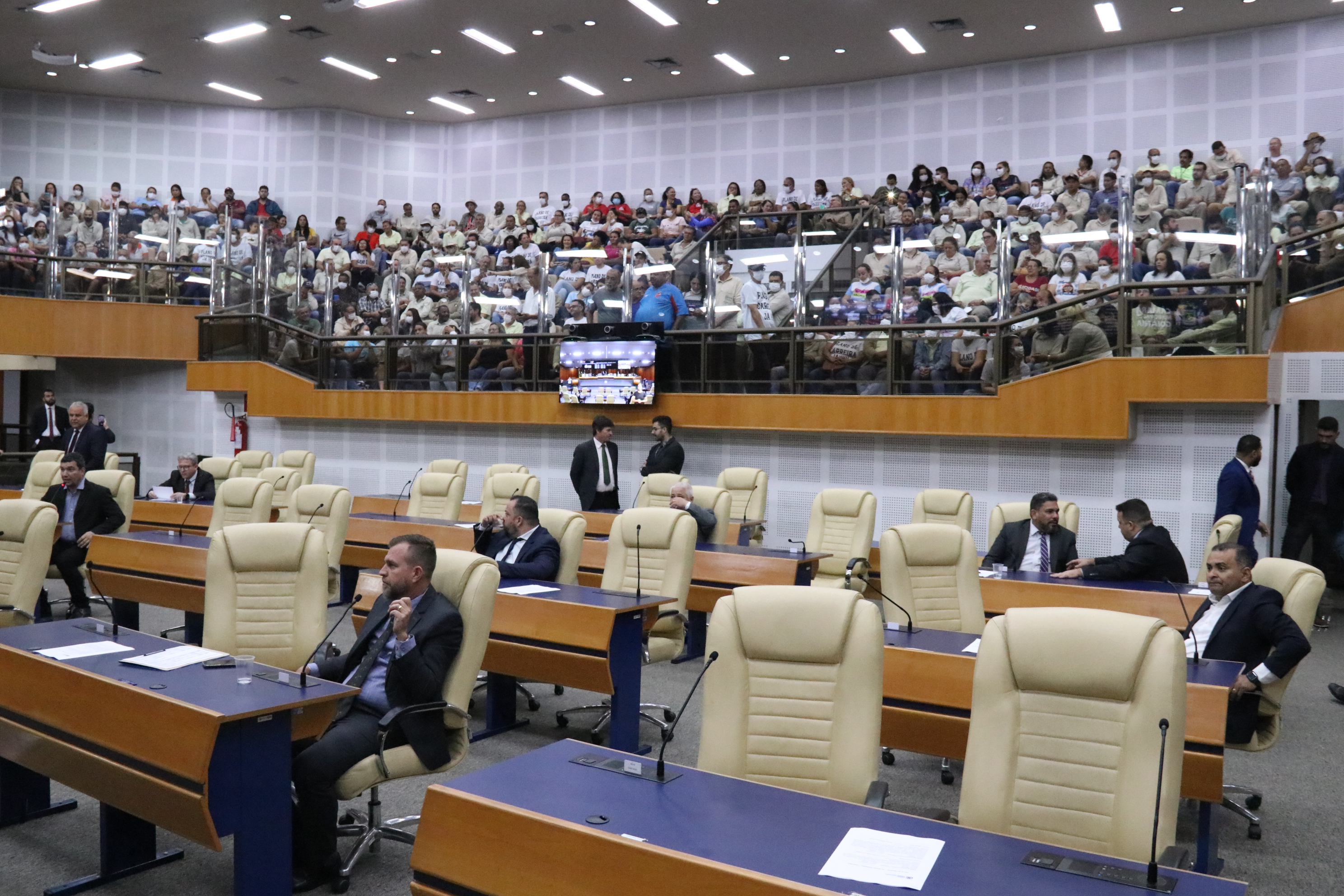 Plenário aprova matérias que beneficiam servidores da GCM, agentes de saúde, operacionais e procuradores do município