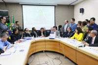 Prefeito defende Fátima Mrué na CEI da Saúde e promete excelência na área em menos de 90 dias