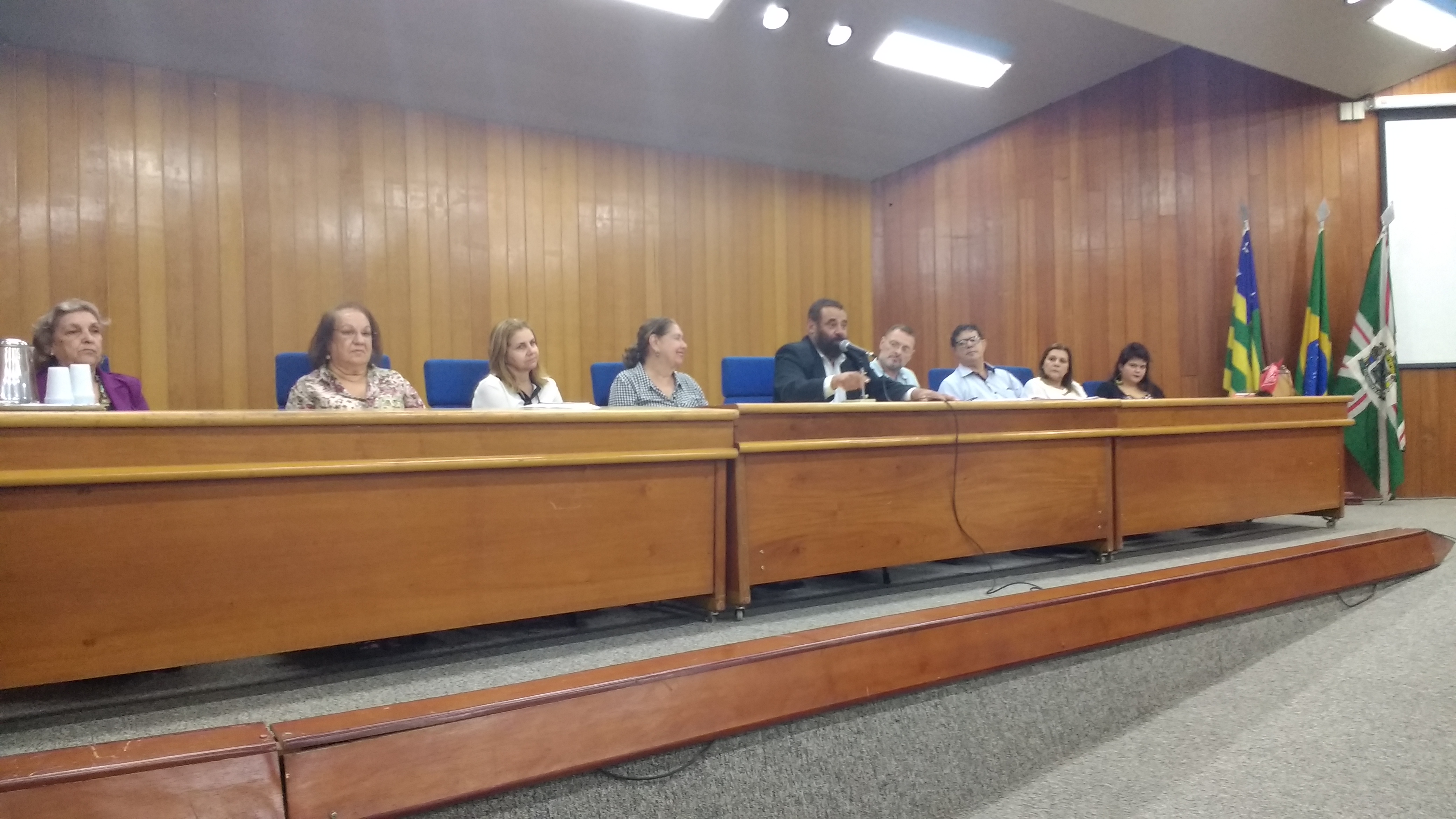 Reunião debate políticas públicas para idosos