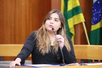 Sabrina Garcêz propõe Musicoterapia como tratamento complementar em Goiânia
