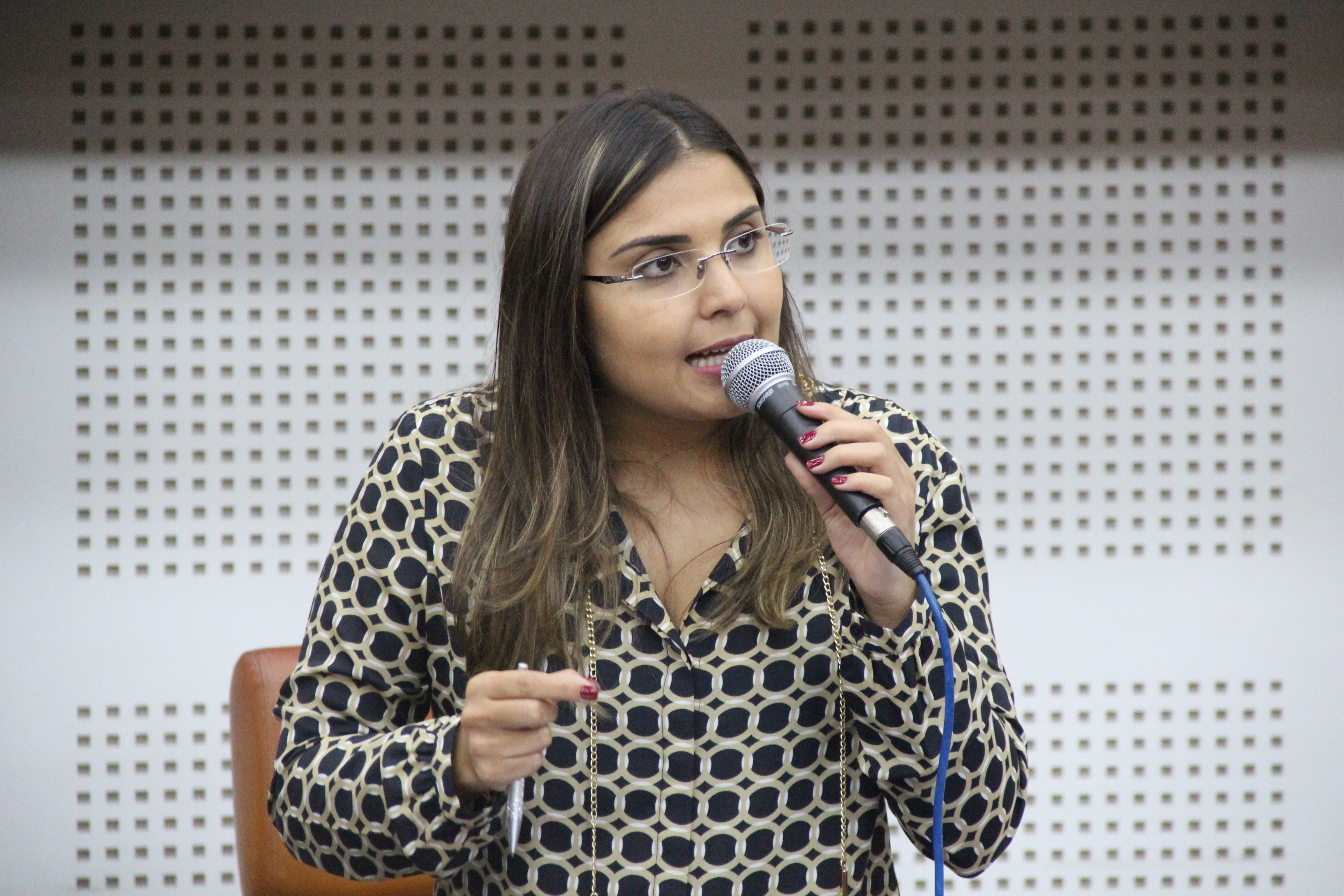 Sabrina Garcez quer regular atuação dos agentes de proteção ao meio ambiente em Goiânia