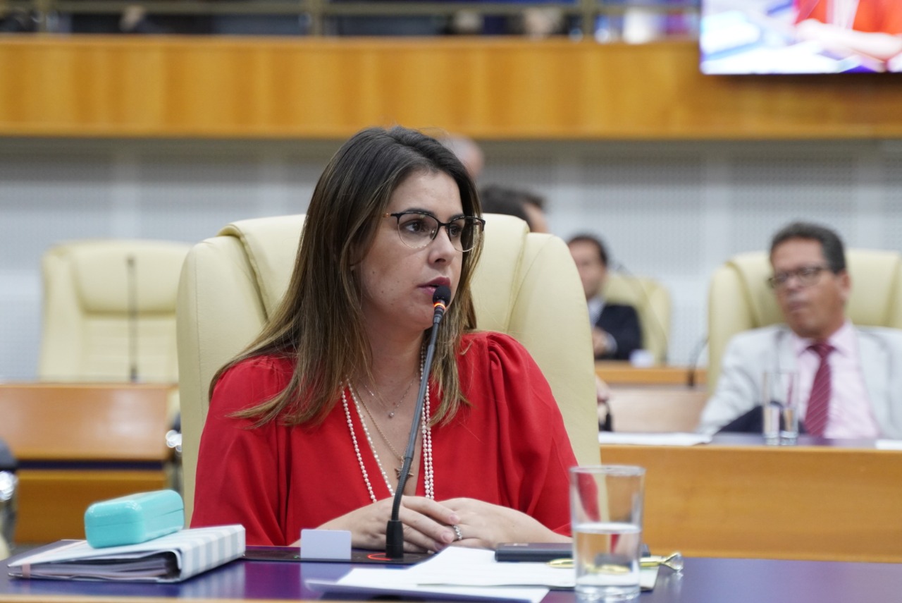 Vereadora aciona MP para apurar falta de testes de Covid-19 em profissionais da saúde de Goiânia
