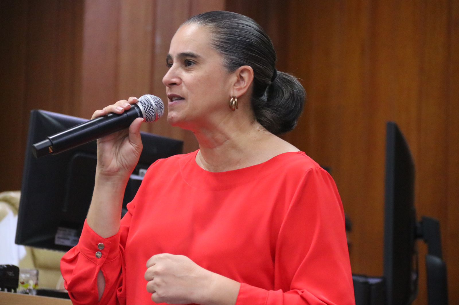 Vereadora Kátia alerta que Orçamento de 2024 não atende a reivindicações de servidores municipais