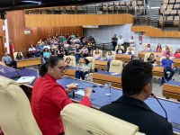 Vereadora Kátia promove audiência pública para ouvir reivindicações dos servidores administrativos da educação municipal